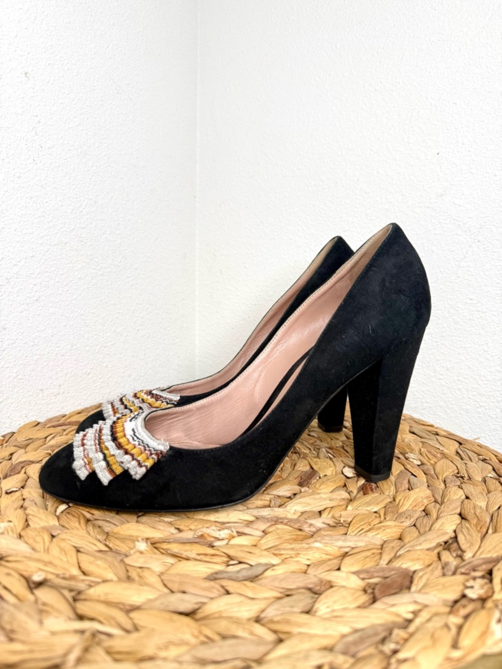 Vtg Missoni Heels Black Suede pumps Iconic Brand Ruffled multicolor accent Shoes